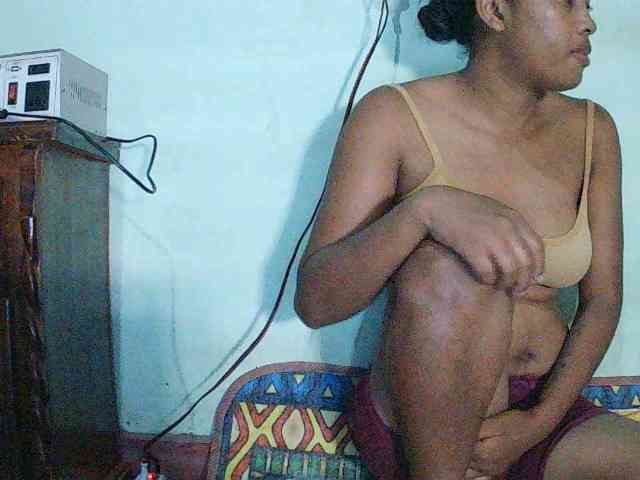 TriciaBella webcam