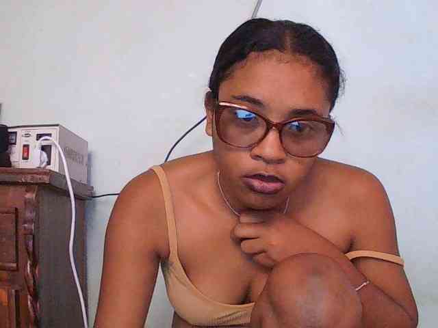 TriciaBella webcam