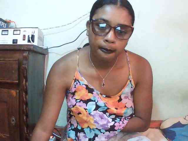 TriciaBella webcam