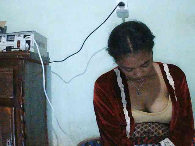 TriciaBella webcam