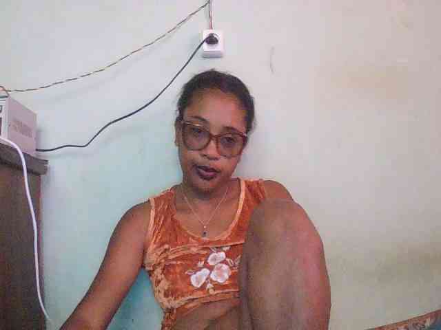 TriciaBella webcam