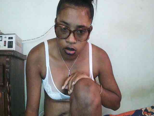 TriciaBella webcam