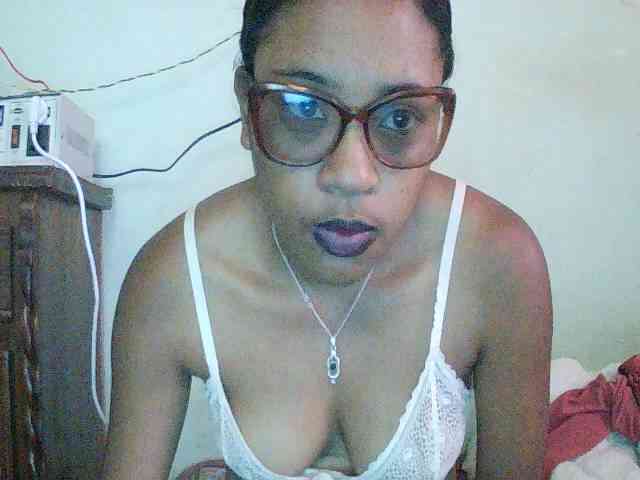 TriciaBella webcam
