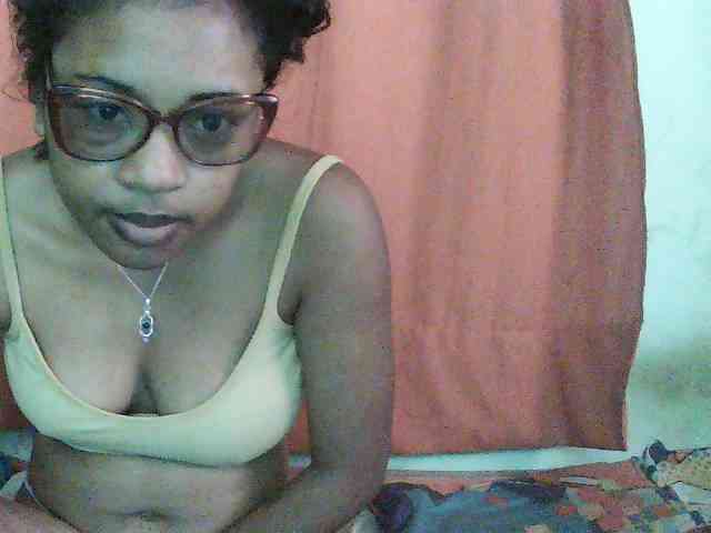 TriciaBella webcam