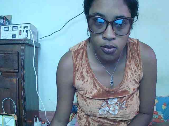 TriciaBella webcam
