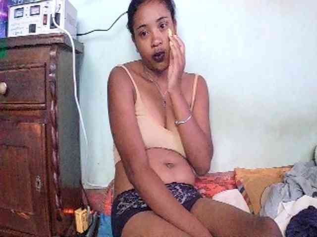 TriciaBella webcam