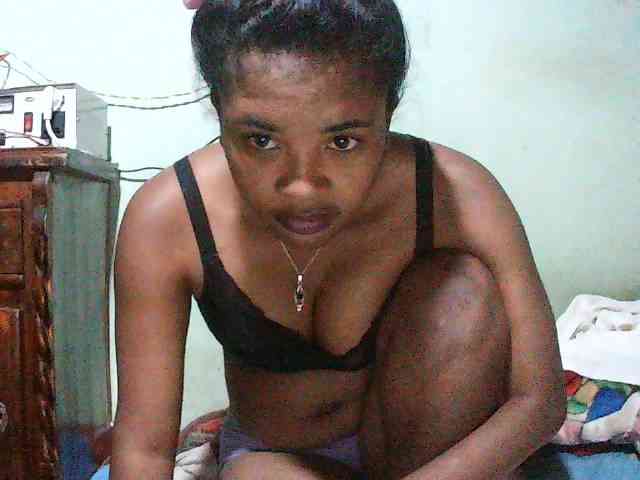 TriciaBella webcam