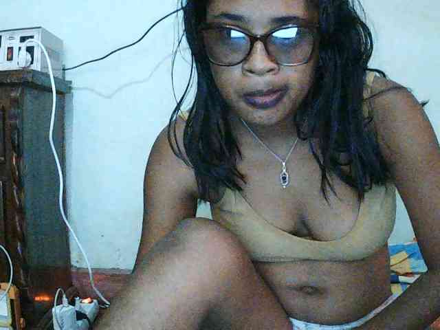 TriciaBella webcam