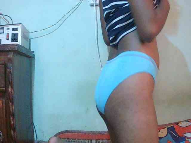 TriciaBella webcam