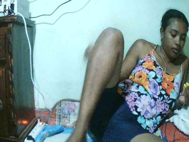 TriciaBella webcam