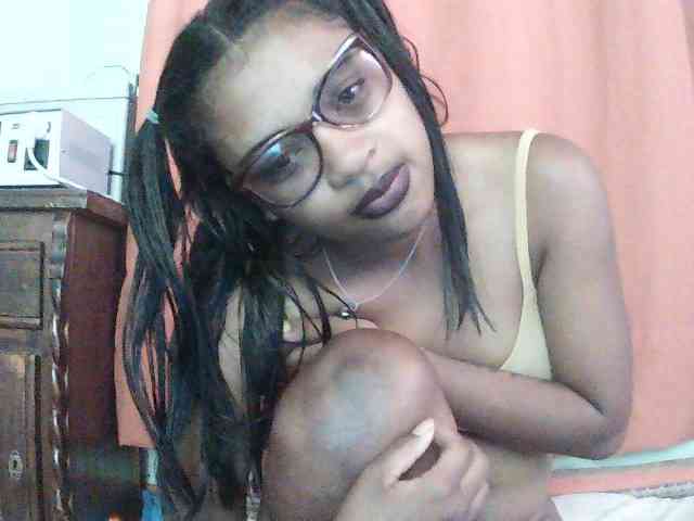 TriciaBella webcam