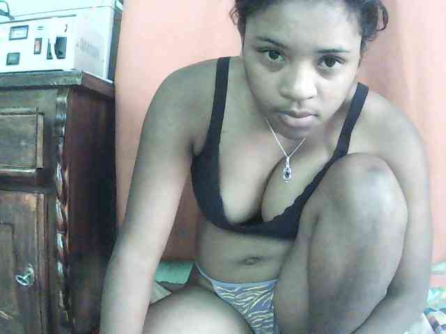 TriciaBella webcam