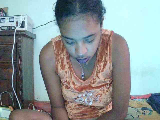 TriciaBella webcam