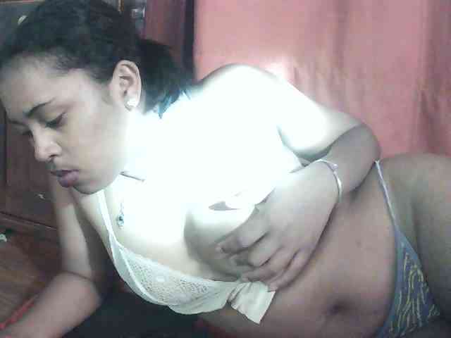 TriciaBella webcam