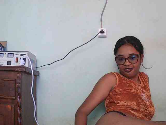 TriciaBella webcam