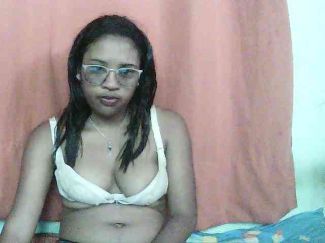 TriciaBella webcam