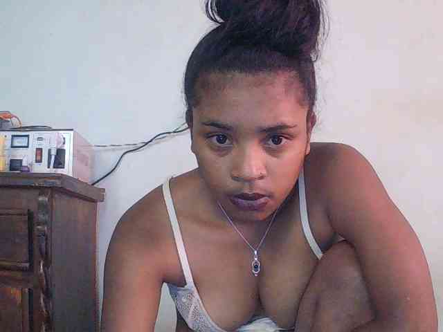 TriciaBella webcam