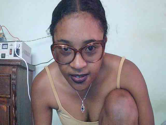 TriciaBella webcam