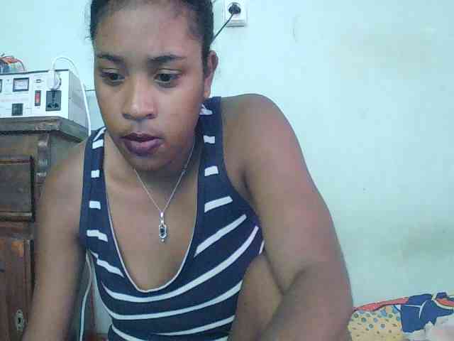 TriciaBella webcam
