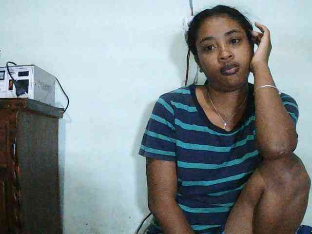 TriciaBella webcam