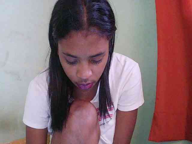TriciaBella webcam