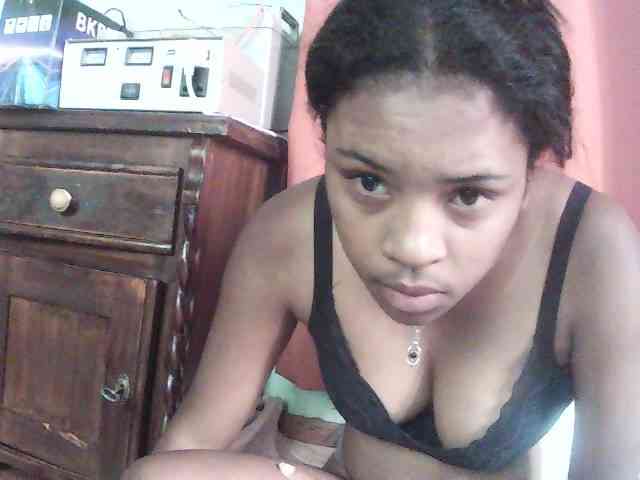 TriciaBella webcam