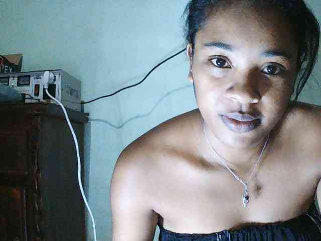 TriciaBella webcam