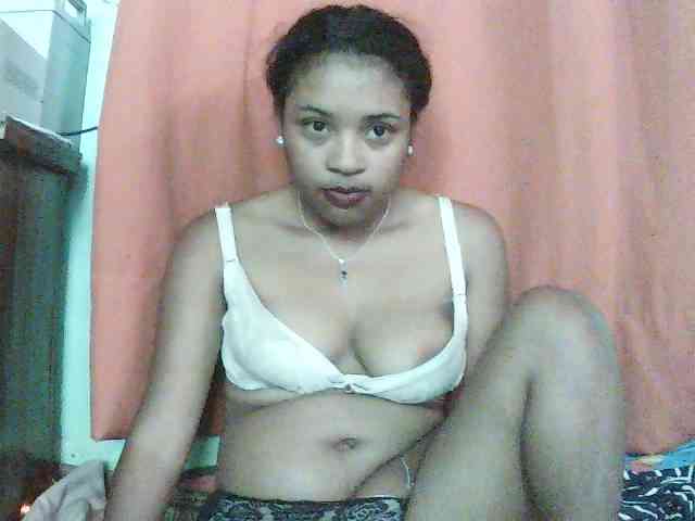 TriciaBella webcam