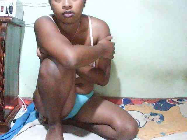 TriciaBella webcam