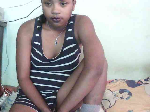 TriciaBella webcam