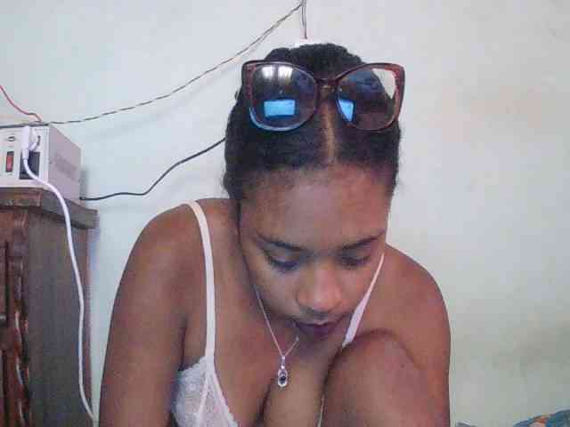 TriciaBella webcam