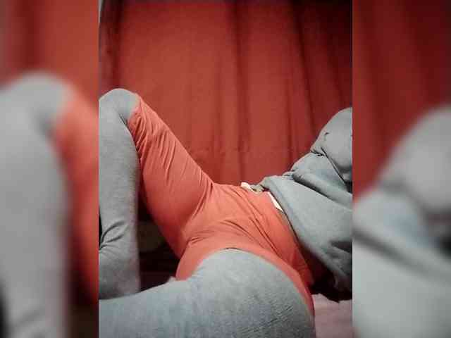 TriciaBella webcam