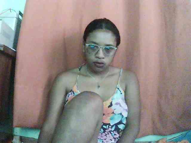 TriciaBella webcam