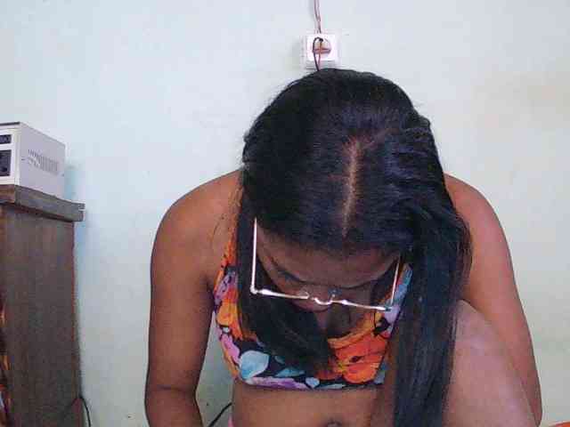 TriciaBella webcam