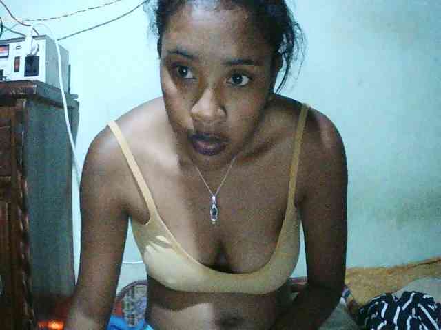 TriciaBella webcam