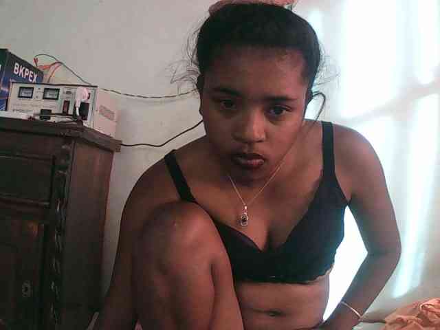 TriciaBella webcam