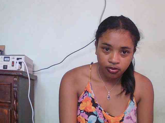 TriciaBella webcam