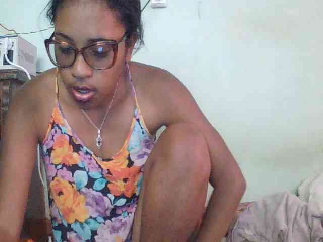 TriciaBella webcam
