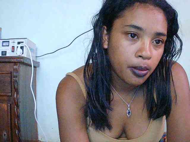 TriciaBella webcam