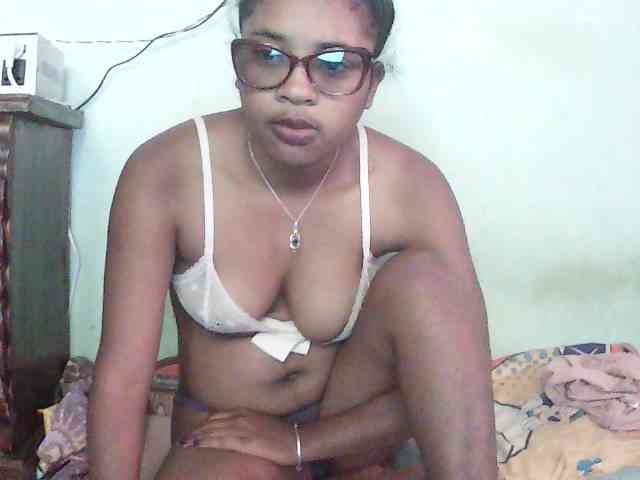 TriciaBella webcam