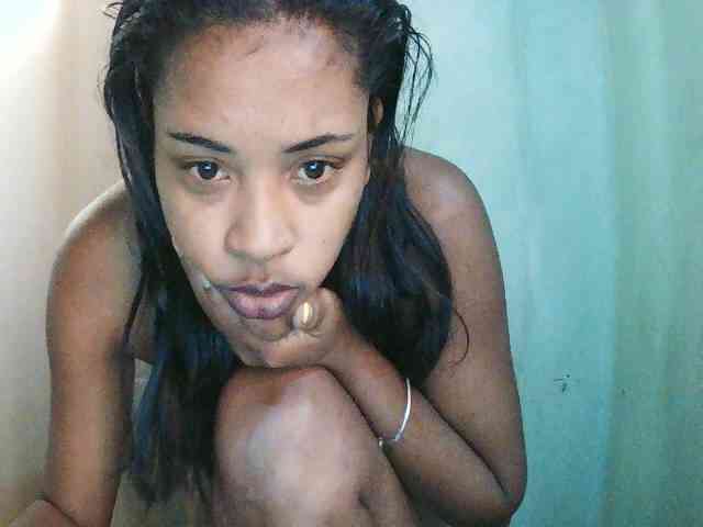 TriciaBella webcam