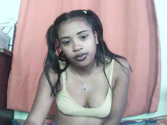 TriciaBella webcam