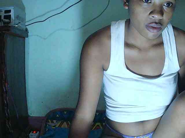TriciaBella webcam