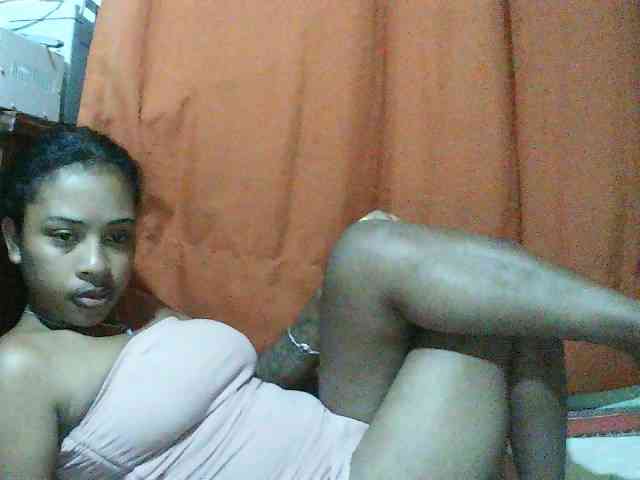 TriciaBella webcam