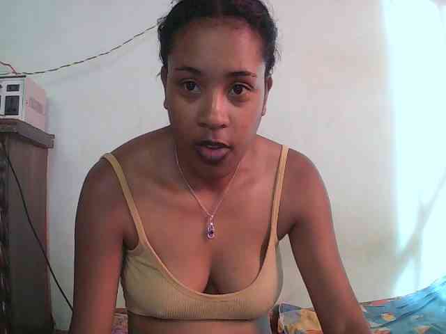 TriciaBella webcam
