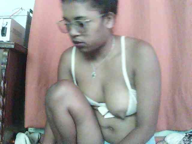 TriciaBella webcam