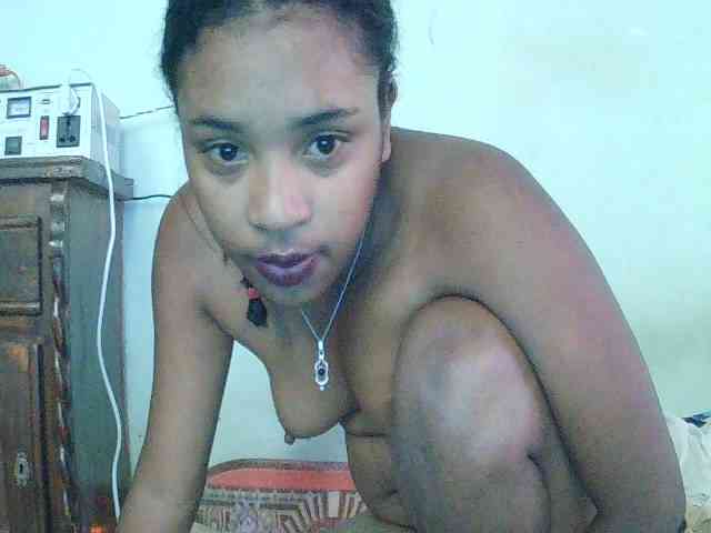 TriciaBella webcam