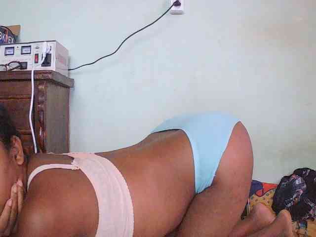 TriciaBella webcam