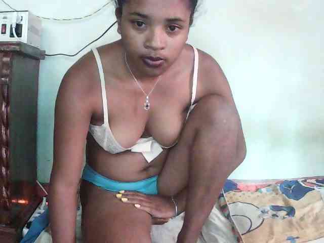 TriciaBella webcam