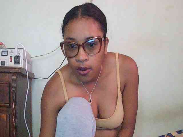 TriciaBella webcam